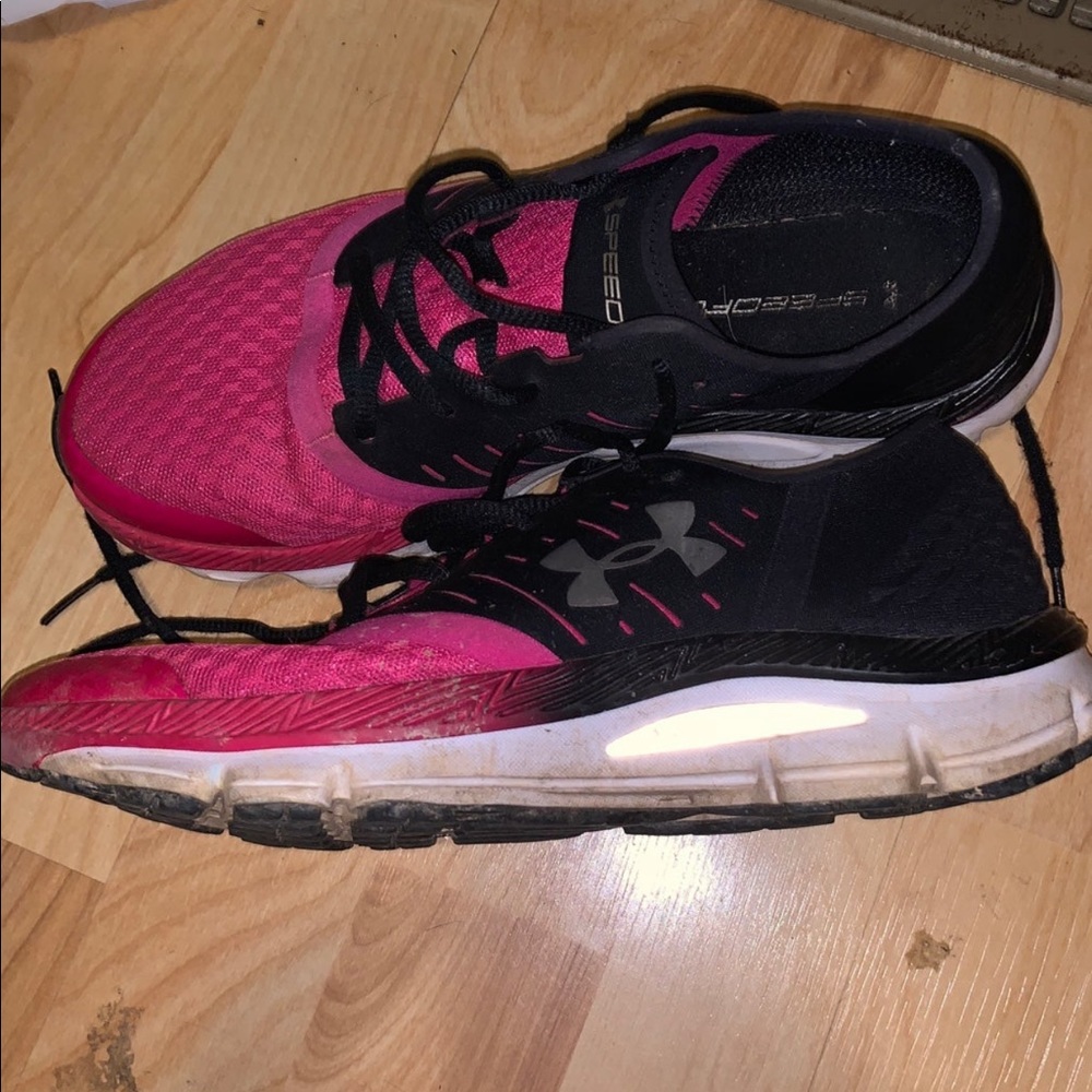 Under Armour SpeedForm tennis shoe GUC